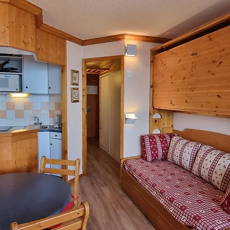 Apartment Agreable Avec Acces Direct Aux Pistes Et Coin Montagne - Fr-1-181-2583