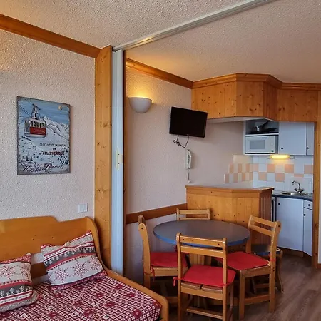Agreable Avec Acces Direct Aux Pistes Et Coin Montagne - Fr-1-181-2583 *